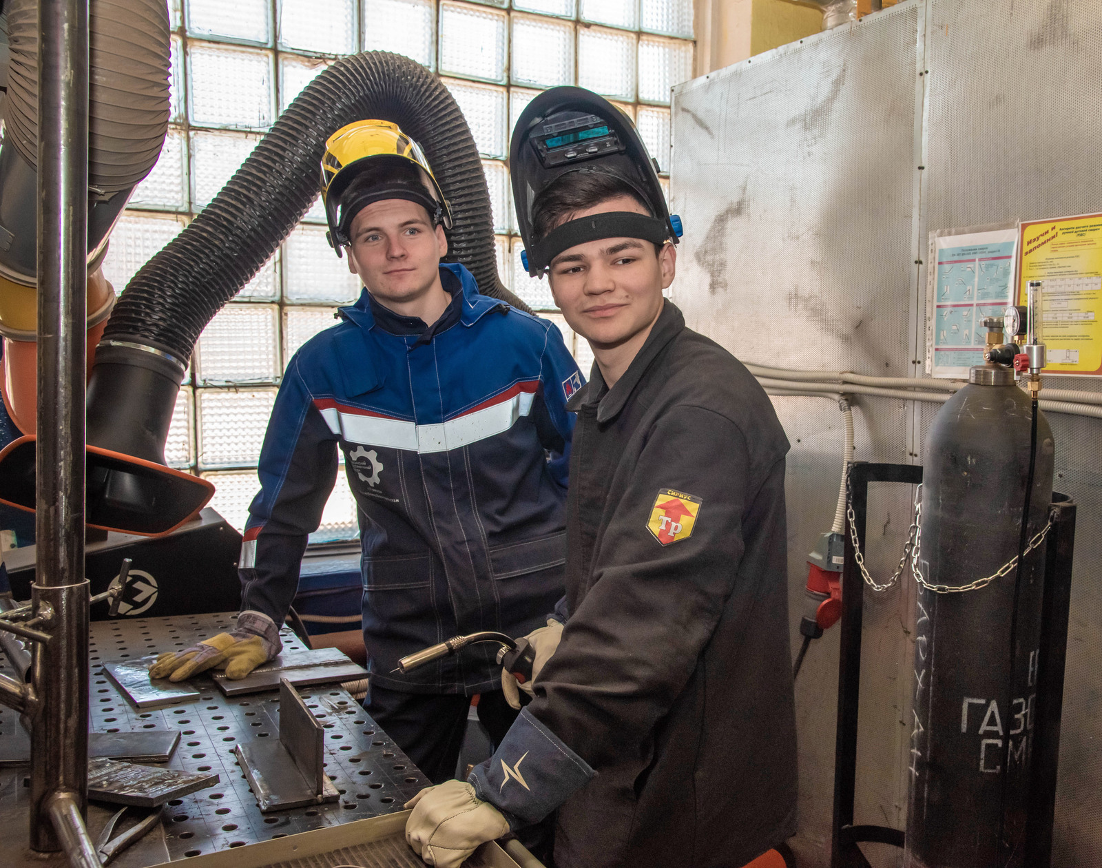 На заводе в Башкирии работают участники студенческих производственных отрядов