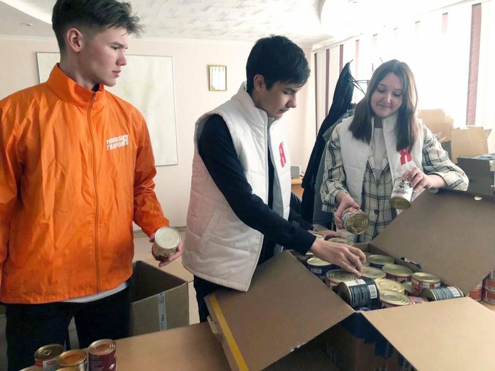 Волонтеры Шаймуратова, неравнодушные жители республики, а также семьи мобилизованных продолжают активно участвовать в сборе гуманитарной помощи участникам СВО