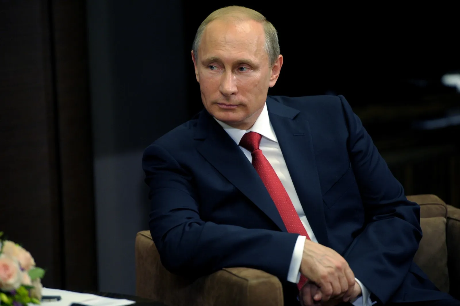 Путин подписал закон, ограничивающий передачу федеральных земель регионам