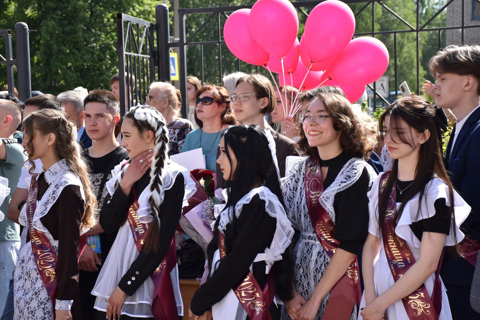 Сегодня для школьников прозвучит Последний Звонок