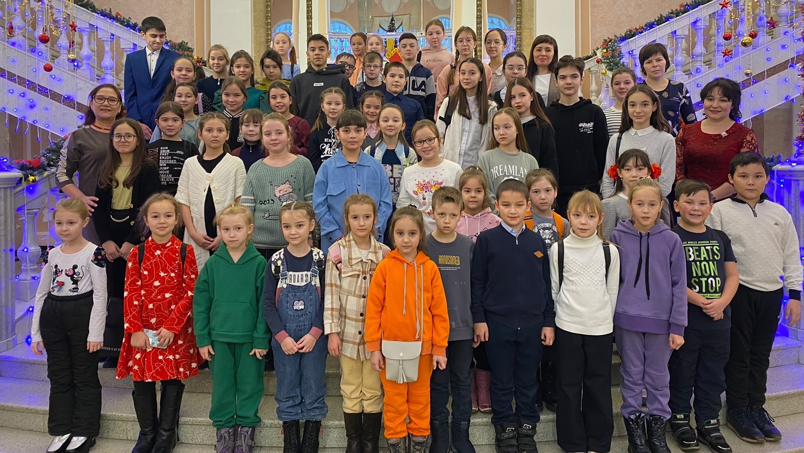 Дюртюлинская детская музыкальная школа Школьники музыкальной школы г. Дюртюли побывали на представлении «Щелкунчик» в Уфе