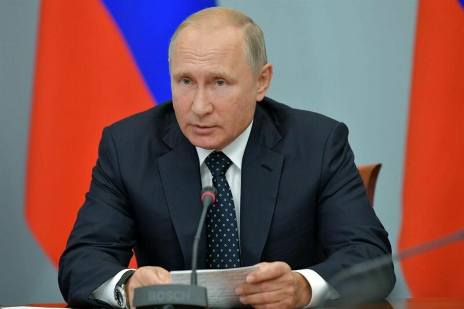 Путин предложил Совбезу обсудить вопросы патриотического воспитания